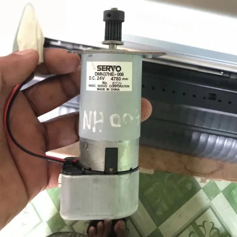 E300687 Original Mimaki DC Servo Motor for CG-60SRIII/CG-130SRIII Plotter